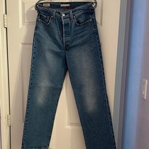 Levi’s Ribcage Straight Ankle Jeans